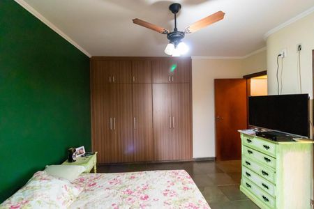 Casa à venda com 590m², 4 quartos e 4 vagas Casa à venda com 590m², 4 quartos e 4 vagasSuíte 02