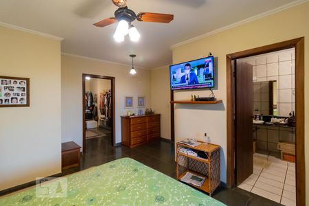 Casa à venda com 590m², 4 quartos e 4 vagas Casa à venda com 590m², 4 quartos e 4 vagasSuíte Master