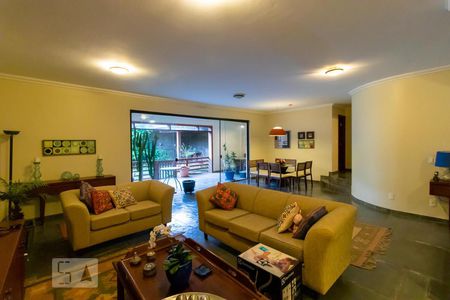 Casa à venda com 590m², 4 quartos e 4 vagas Casa à venda com 590m², 4 quartos e 4 vagasSala 02 e Sala de Jantar