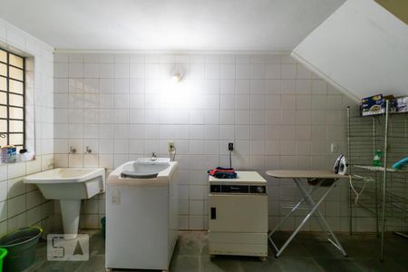 Casa à venda com 590m², 4 quartos e 4 vagas Casa à venda com 590m², 4 quartos e 4 vagasÁrea de Serviço