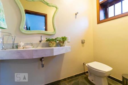 Casa à venda com 590m², 4 quartos e 4 vagas Casa à venda com 590m², 4 quartos e 4 vagasLavabo 02