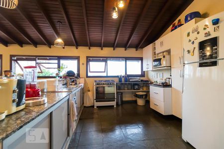 Casa à venda com 590m², 4 quartos e 4 vagas Casa à venda com 590m², 4 quartos e 4 vagasÁrea Gourmet e de Lazer