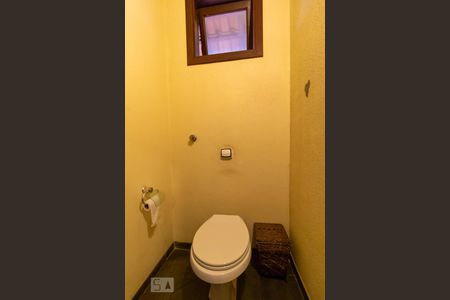 Casa à venda com 590m², 4 quartos e 4 vagas Casa à venda com 590m², 4 quartos e 4 vagasLavabo 01