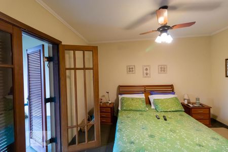 Casa à venda com 590m², 4 quartos e 4 vagas Casa à venda com 590m², 4 quartos e 4 vagasSuíte Master