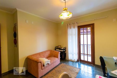 Casa à venda com 590m², 4 quartos e 4 vagas Casa à venda com 590m², 4 quartos e 4 vagasEscritório