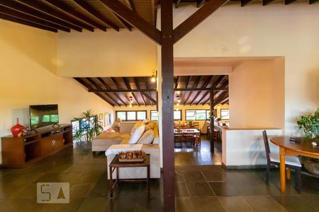 Casa à venda com 590m², 4 quartos e 4 vagas