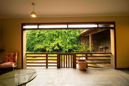 Casa à venda com 590m², 4 quartos e 4 vagas Casa à venda com 590m², 4 quartos e 4 vagasVaranda da Sala