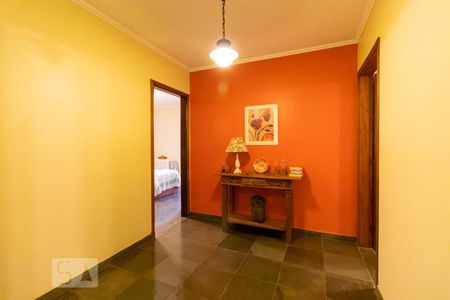 Casa à venda com 590m², 4 quartos e 4 vagas Casa à venda com 590m², 4 quartos e 4 vagasHall da Escada 02