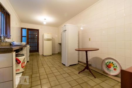 Casa à venda com 590m², 4 quartos e 4 vagas Casa à venda com 590m², 4 quartos e 4 vagasCozinha