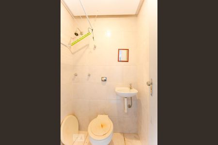 Apartamento à venda com 77m², 2 quartos e 1 vagaBanheiro de Serviço