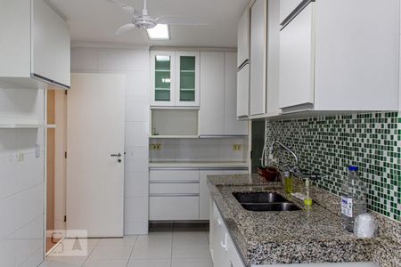 Apartamento à venda com 143m², 3 quartos e 2 vagasCozinha