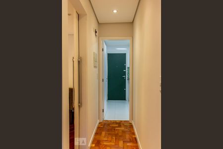 Corredor de apartamento à venda com 3 quartos, 143m² em Itaim Bibi, São Paulo