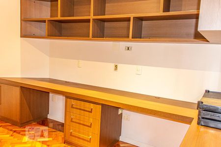 Apartamento à venda com 143m², 3 quartos e 2 vagasEscritório