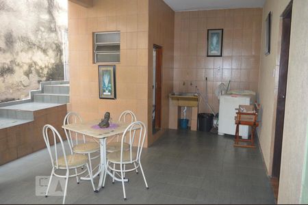 Casa à venda com 240m², 2 quartos e 2 vagasÁrea de Serviço