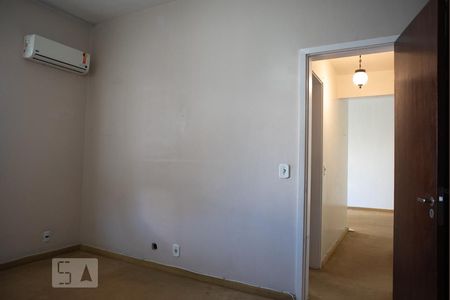 Apartamento à venda com 105m², 2 quartos e 2 vagasQuarto 2 - Suíte