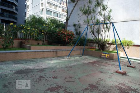 Apartamento à venda com 105m², 2 quartos e 2 vagasÁrea Comum - Playground