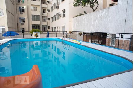Apartamento à venda com 105m², 2 quartos e 2 vagasPiscina