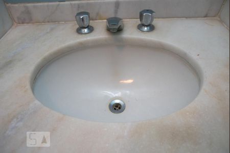 Apartamento à venda com 105m², 2 quartos e 2 vagasBanheiro da Suíte