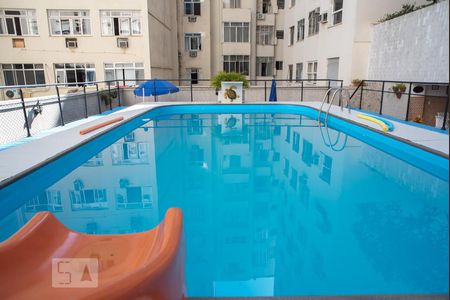 Apartamento à venda com 105m², 2 quartos e 2 vagasPiscina