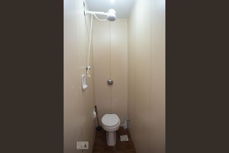 Apartamento à venda com 105m², 2 quartos e 2 vagasBanheiro de Serviço