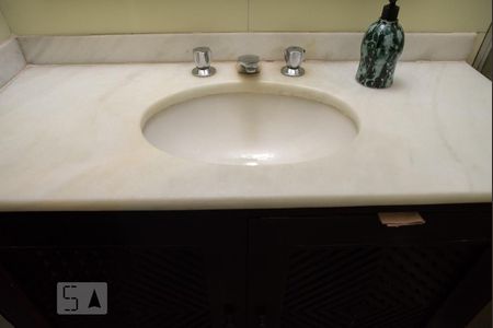 Apartamento à venda com 105m², 2 quartos e 2 vagasBanheiro Social