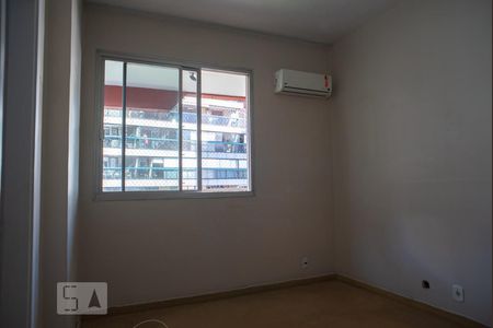 Apartamento à venda com 105m², 2 quartos e 2 vagasQuarto 2 - Suíte