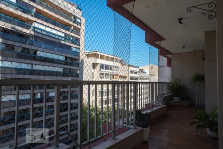 Apartamento à venda com 105m², 2 quartos e 2 vagasVaranda da Sala