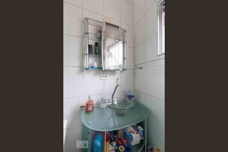 Casa à venda com 200m², 3 quartos e 3 vagasBanheiro Quarto 1 - Suite