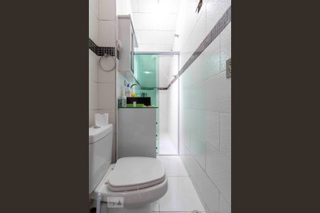 Casa à venda com 200m², 3 quartos e 3 vagasBanheiro Quarto 2 - Suite