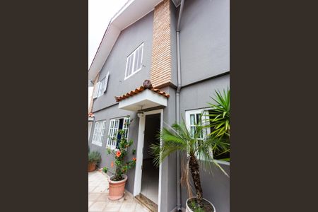 Casa de condomínio para alugar com 98m², 3 quartos e 2 vagas Casa de condomínio para alugar com 98m², 3 quartos e 2 vagasFachada
