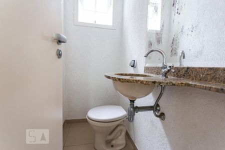 Lavabo de casa de condomínio para alugar com 3 quartos, 98m² em Vila Gomes, São Paulo
