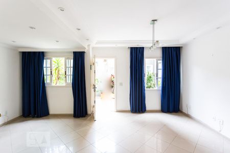 Sala de casa de condomínio para alugar com 3 quartos, 98m² em Vila Gomes, São Paulo