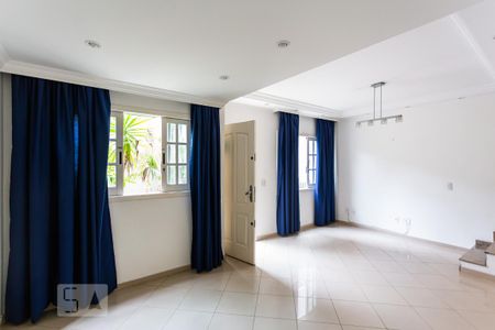 Sala de casa de condomínio para alugar com 3 quartos, 98m² em Vila Gomes, São Paulo