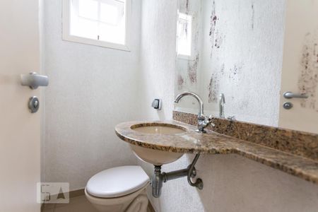 Lavabo de casa de condomínio para alugar com 3 quartos, 98m² em Vila Gomes, São Paulo
