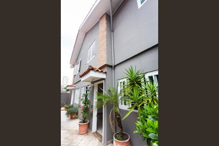 Casa de condomínio para alugar com 98m², 3 quartos e 2 vagas Casa de condomínio para alugar com 98m², 3 quartos e 2 vagasFachada