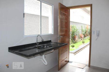 Cozinha de apartamento para alugar com 1 quarto, 40m² em Vila Ré, São Paulo
