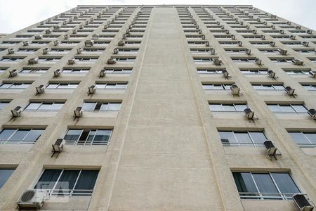 Studio à venda com 30m², 1 quarto e 1 vaga Studio à venda com 30m², 1 quarto e 1 vagaFachada