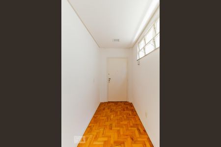 Corredor de Entrada de apartamento à venda com 3 quartos, 120m² em Higienópolis, São Paulo
