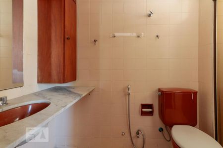 Suíte- banheiro de apartamento para alugar com 3 quartos, 80m² em Cerqueira César, São Paulo