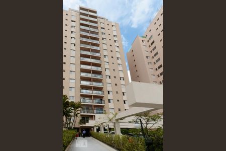 Apartamento para alugar com 80m², 3 quartos e 1 vaga Apartamento para alugar com 80m², 3 quartos e 1 vagaFachada