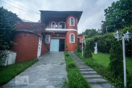 Casa à venda com 311m², 4 quartos e 7 vagasFachada
