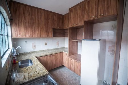 Casa à venda com 311m², 4 quartos e 7 vagasCozinha