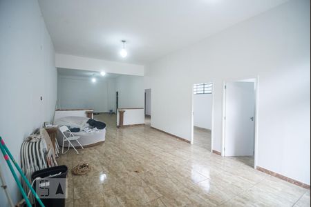 Casa à venda com 311m², 4 quartos e 7 vagasSalão