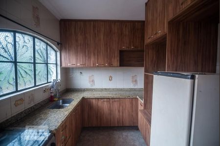Casa à venda com 311m², 4 quartos e 7 vagasCozinha