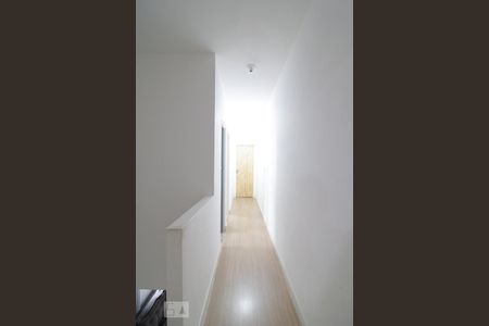 Casa à venda com 127m², 3 quartos e 4 vagascorredor de acesso aos dormitórios