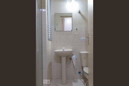 Studio Banheiro de kitnet/studio para alugar com 1 quarto, 27m² em Liberdade, São Paulo