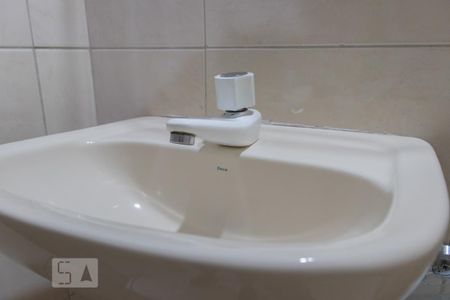 Studio Banheiro de kitnet/studio para alugar com 1 quarto, 27m² em Liberdade, São Paulo