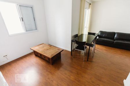 Sala de apartamento para alugar com 2 quartos, 70m² em Água Branca, São Paulo