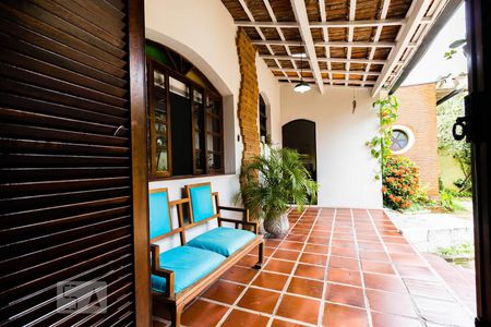 Casa à venda com 130m², 2 quartos e 2 vagasQuintal