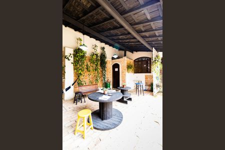 Casa à venda com 130m², 2 quartos e 2 vagasQuintal